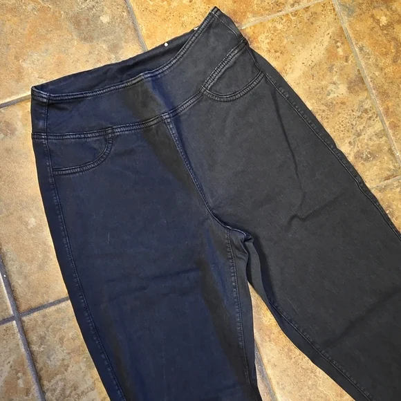 Black American Eagle Pull On Jeans - Picture 4 of 6